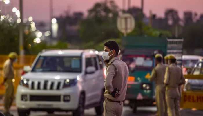 Delhi police help citizens by supplying food, oxygen during COVID-19 crisis