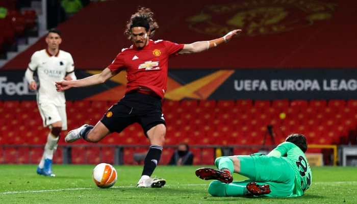 UEFA Europa League: Bruno Fernandes and Edinson Cavani help Manchester United hit AS Roma for six