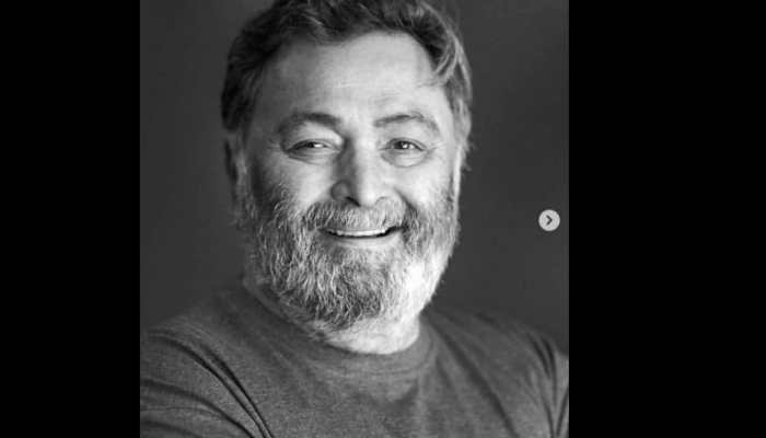 On Rishi Kapoor's first death anniversary, fans offer tribute to legendary actor!