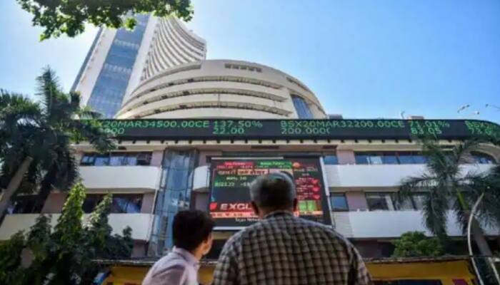 Sensex closes 425 points higher, Nifty ends at 14,617, buoyed by RBI measures Sensex closes 425 points higher, Nifty ends at 14,617, buoyed by RBI measures