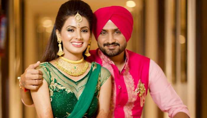 Preggers Geeta Basra spills the beans on cricketer hubby Harbhajan Singh, says he saw my poster and asked &#039;kaun hai ye ladki&#039;?