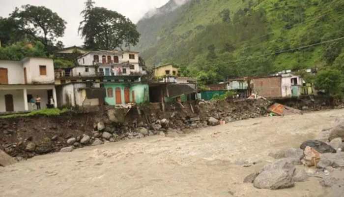 Rain batters Uttarakhand&#039;s Chamoli leading to glacier burst incidents, Badrinath highway blocked