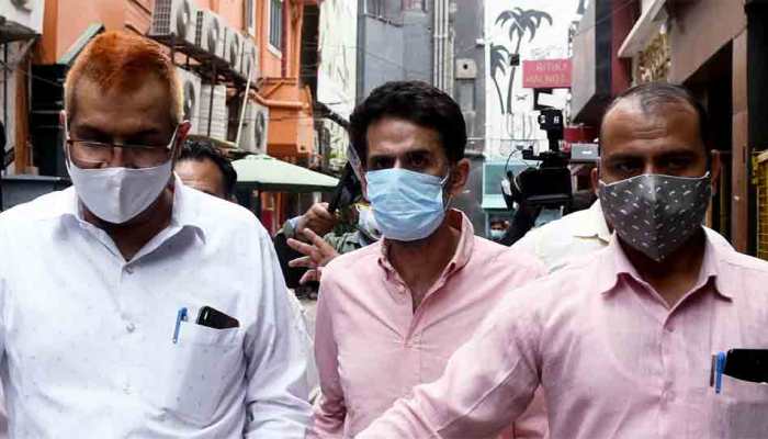 Oxygen concentrator hoarding: ED raids Khan Chacha owner Navneet Kalra's residence, others