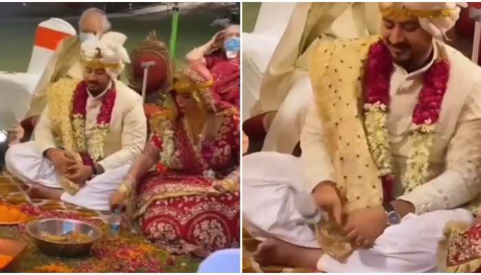 Hilarious! Bride and groom pass time while &#039;Pandit Ji&#039; rests, video goes viral