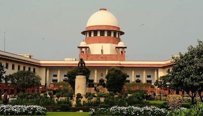 'Govt of India should buy and distribute vaccines, not states': Supreme Court