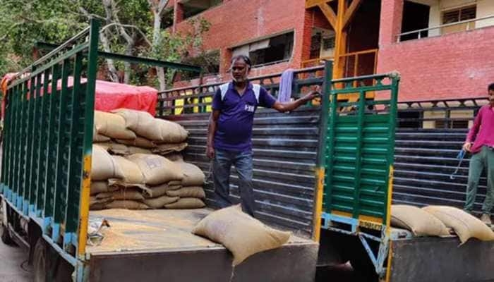 Centre stops Delhi govt&#039;s flagship doorstep ration delivery scheme, says &#039;did not seek approval&#039;