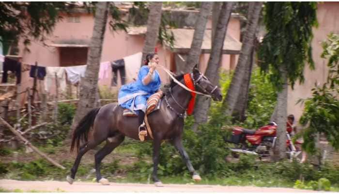 Video of woman riding horse wearing saree goes viral, leaves netizens amazed