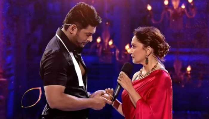 Sidharth Shukla recreates &#039;Dil Toh Pagal Hai&#039; scene with Madhuri Dixit on Dance Deewane 3 – Watch