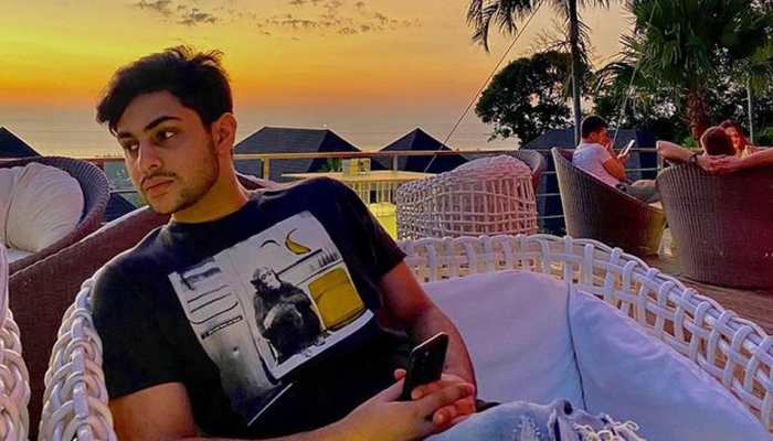 Amitabh Bachchan's grandson Agastya Nanda is a handsome hottie and his latest viral pics are solid proof!