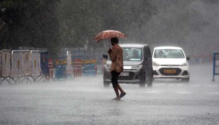 Monsoon update: Delhi, Uttar Pradesh, Bihar, neighbouring states likely to  witness heavy rainfall today | India News | Zee News