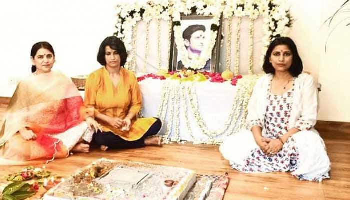 On Sushant Singh Rajput&#039;s prayer meet, his sisters and dog Fudge&#039;s presence makes fans teary-eyed - Inside Pics