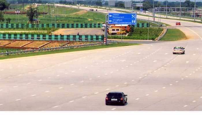 Bye-bye long queues at toll plaza! FASTag on Yamuna Expressway from today