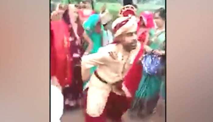 Viral video: Sherwani-clad Dulha&#039;s unique dance without shoes on superhit Bhojpuri song goes viral - Watch