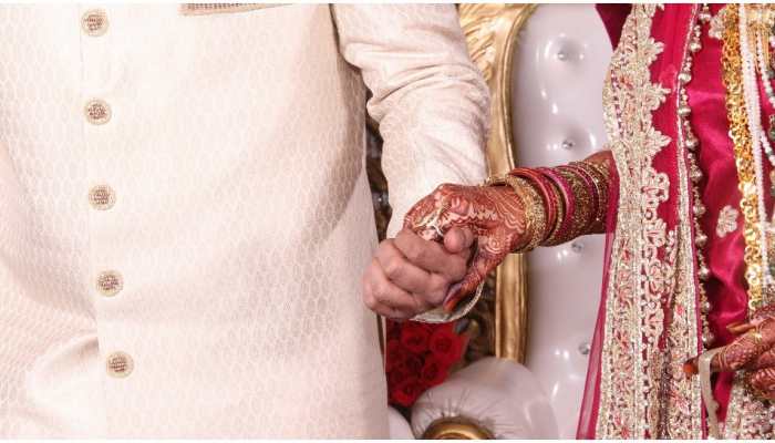 Bizarre! Groom fails to pronounce Urdu words during nikah, his PAN card leaves bride's parents shocked