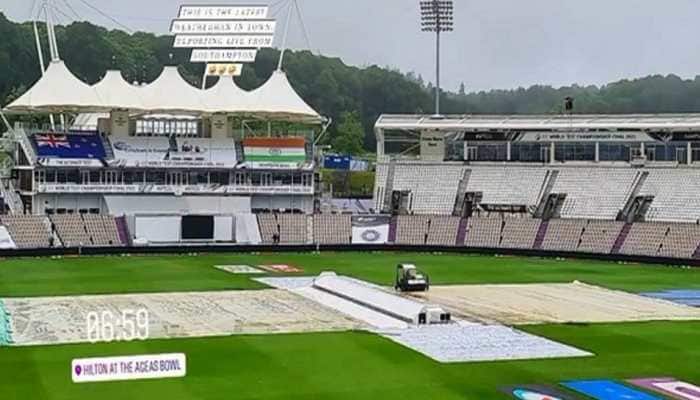 WTC Final: Dinesh Karthik gives Southampton weather update to cheer fans ahead of India vs New Zealand Test Day 3 - check out