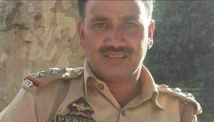 Breaking: CID Inspector shot dead by terrorists near Kanipora in Jammu and Kashmir&#039;s Srinagar