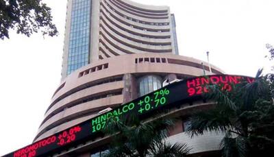 Sensex, Nifty end lower for second straight session; Bank shares fall 