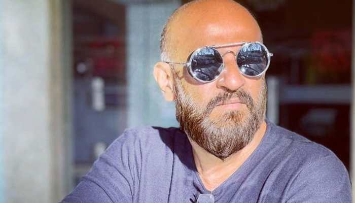 Mandira Bedi&#039;s husband Raj Kaushal dies of massive heart attack, celeb friends in &#039;shock&#039;!