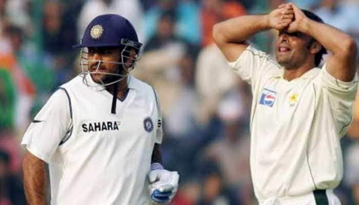 Throwback: When MS Dhoni copped a deliberate ‘beamer’ from Pakistan’s Shoaib Akhtar, watch video