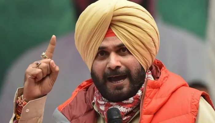 Navjot Singh Sidhu offered a solution to Punjab&#039;s power crisis, but allegedly himself owes Rs 8.67 lakh in pending bill
