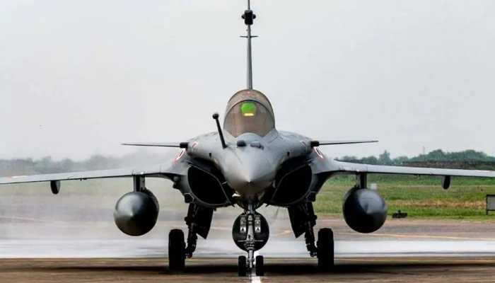 Rahul used as 'pawn' by rival firms, BJP alleges as Congress attacks govt on Rafale deal