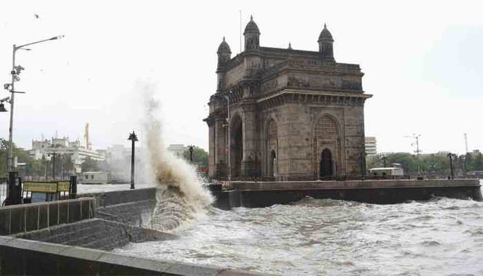 Maharashtra district goes under complete COVID lockdown, check what's allowed