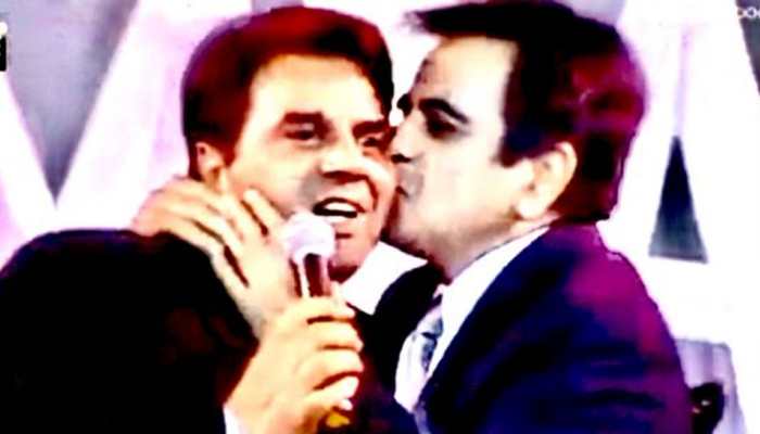 'Saira ne jab kaha, dekho Sahab ne palak jhapki hai', Dharmendra recalls heart numbing moment from Dilip Kumar's funeral!