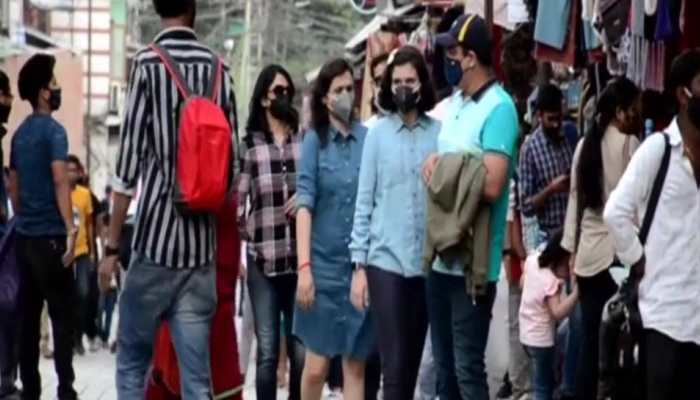 Manali to punish maskless tourists, Rs 5000 fine or 8 days in jail for flouting COVID norms