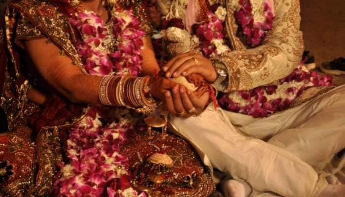 Intercaste couple attacked by husband’s relatives after 28 years of marriage in Karnataka