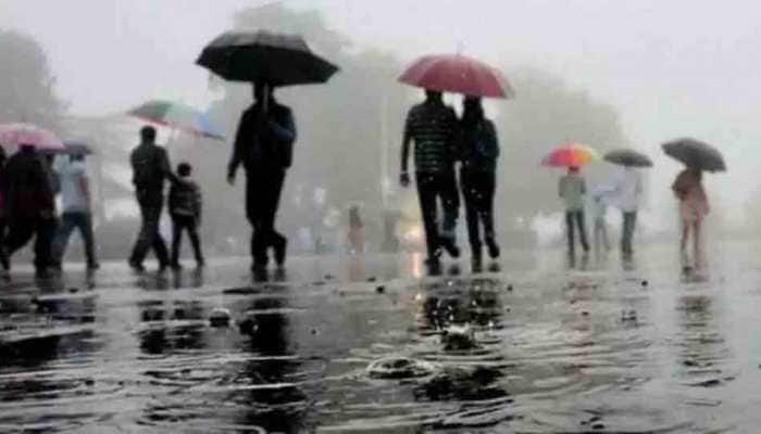 Karnataka witnesses heavy downpour, Orange alert issued in 7 districts 