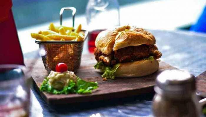 Incredible! Chef prepares world&#039;s ‘most expensive’ burger, sells it for Rs 4.42 lakh