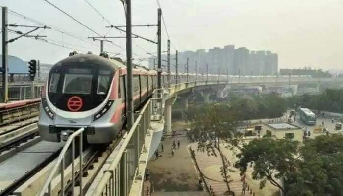 A video clip of &#039;blast&#039; in Delhi metro went viral. Here&#039;s the post viral truth