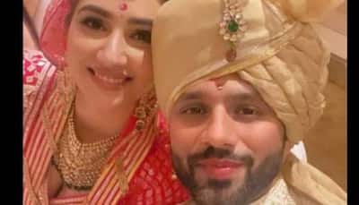 Rahul Vaidya-Disha Parmar look picture-perfect in FIRST selfie as 'Mr and Mrs Vaidya'!