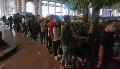 'Line toh abhi bhi lagegi!', Delhi Metro clarifies over 100% capacity rule