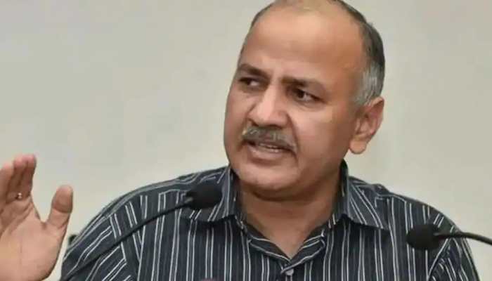 Delhi Finance Minister Manish Sisodia meets traders, briefs them on new GST amendment bill