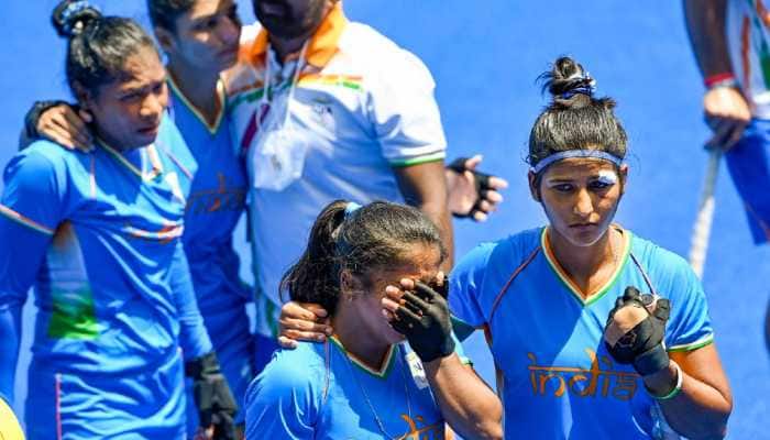 Tokyo Olympics: PM Narendra Modi says women's hockey team 'blessed with  remarkable courage', praise from Shah Rukh Khan too | Other Sports News |  Zee News
