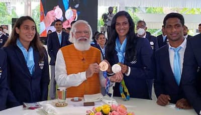 PM Narendra Modi fulfils promise, has ice-cream with PV Sindhu on Tokyo Olympics return