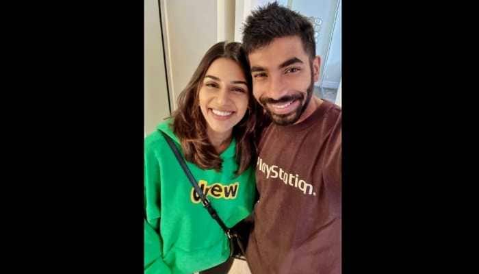 India vs Eng 2021: Jasprit Bumrah and wife Sanjana Ganesan are all smiles during well-deserved break