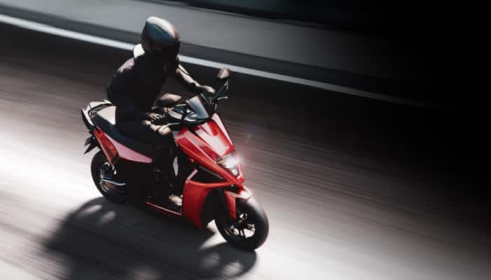 Simple One electric bike receives over 30,000 pre-bookings