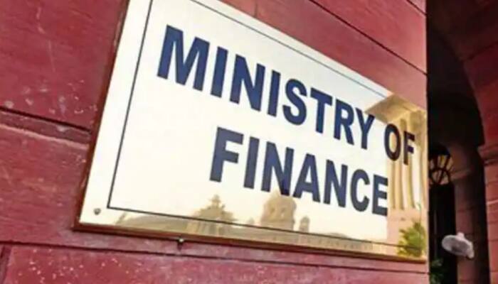 Finance Ministry reprimands Infosys chief Salil Parekh over glitches in e-filing portal