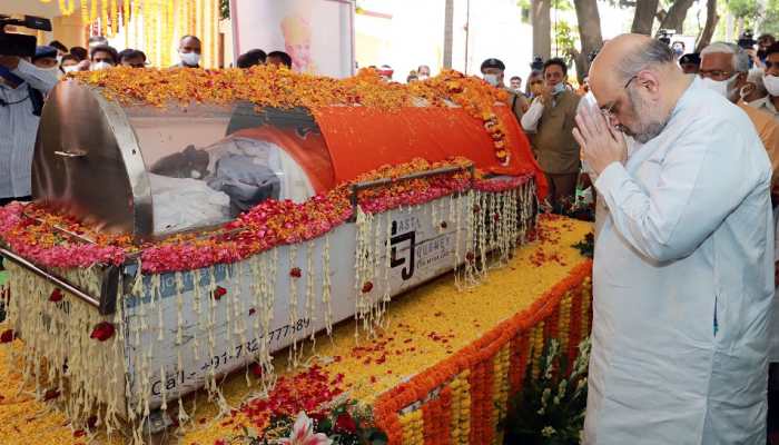 Mortal remains of Kalyan Singh cremated with full state honours in Uttar Pradesh&#039;s Bulandshahr