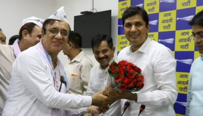 Two sitting BJP Councilors, senior Congress leaders join Aam Aadmi Party with their team