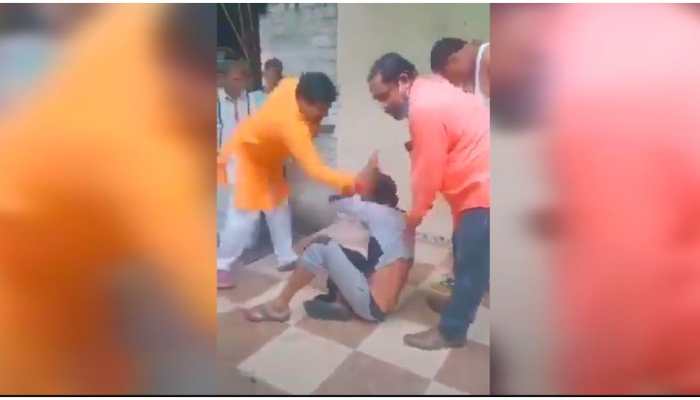 Bangle seller attack: Four held in Indore, Hindu organisation protests against &#039;anti-national&#039; incidents