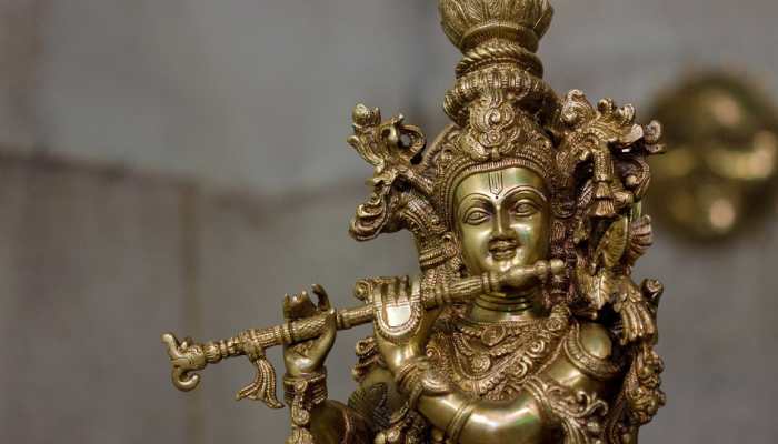 Janmashtami 2021: Ponder on these 5 lessons by Lord Krishna on life and success given to Arjun