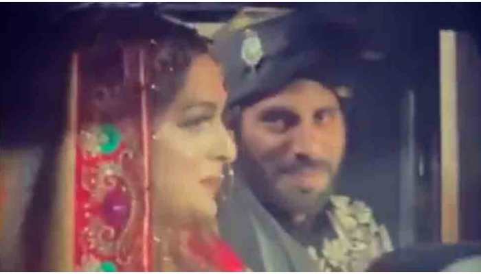 Kashmiri bride makes grand entry at in-laws&#039; house, drives &#039;Thar&#039; in viral video