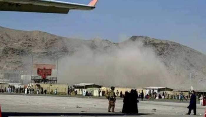 Smoke from bomb st Kabul airport