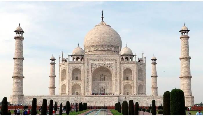 Visitor dressed as Sri Krishna denied entry in Taj Mahal