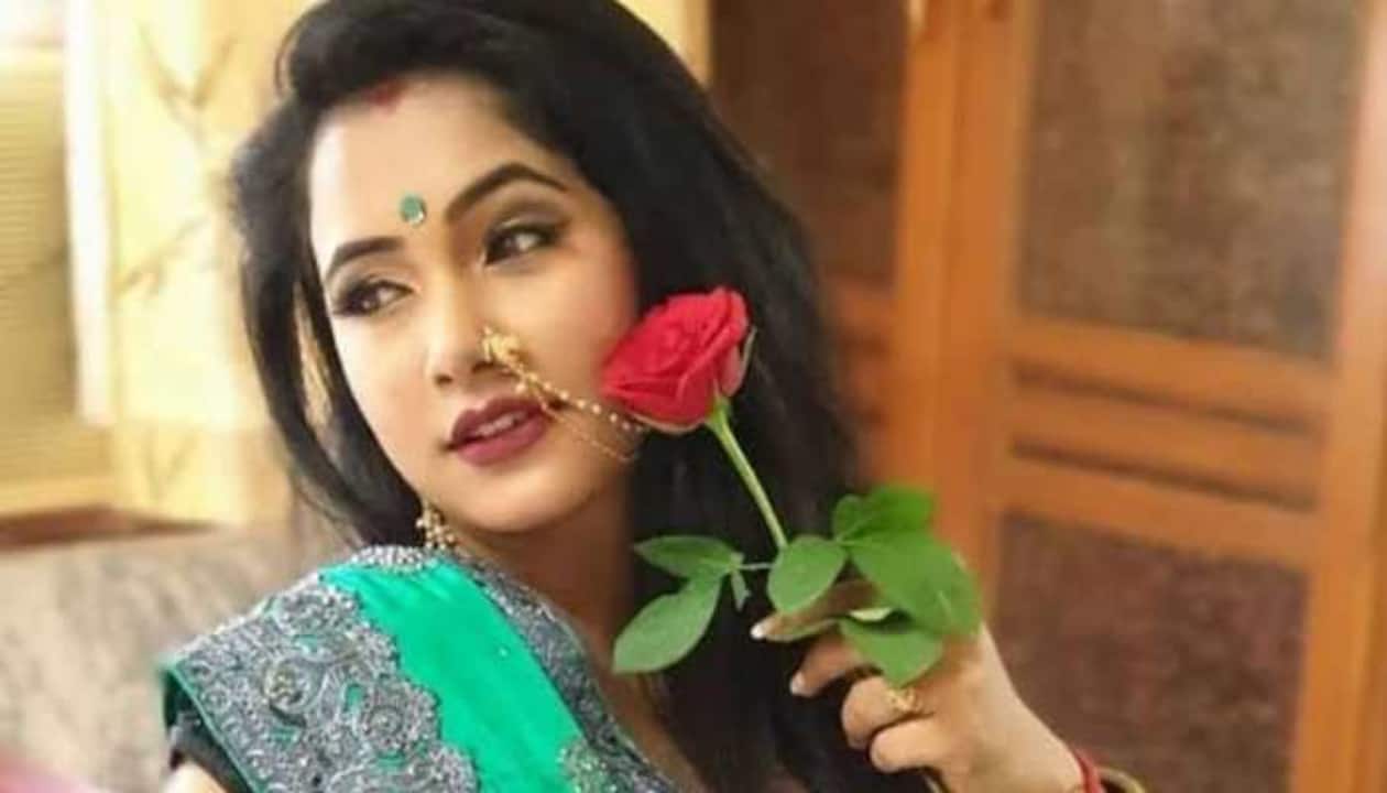 After private video leak, Bhojpuri actress Trisha Kar Madhu releases new  viral song on Facebook - Watch | Bhojpuri News | Zee News
