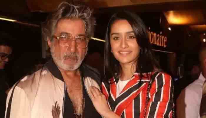 Happiest birthday Baapu: Shraddha Kapoor shares mirror selfie with father Shakti Kapoor