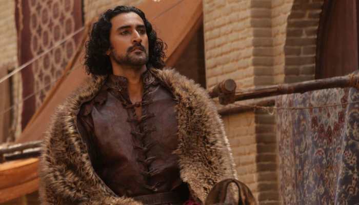Netizens unleash a meme fest on Kunal Kapoor's OTT debut show 'The Empire'!